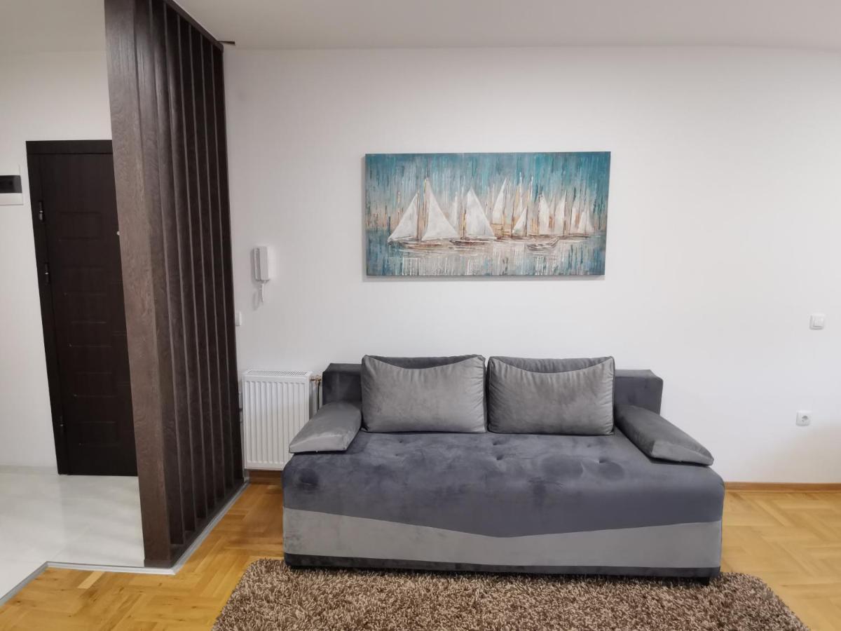 Apartman Centar 3 อูชิเซ ภายนอก รูปภาพ