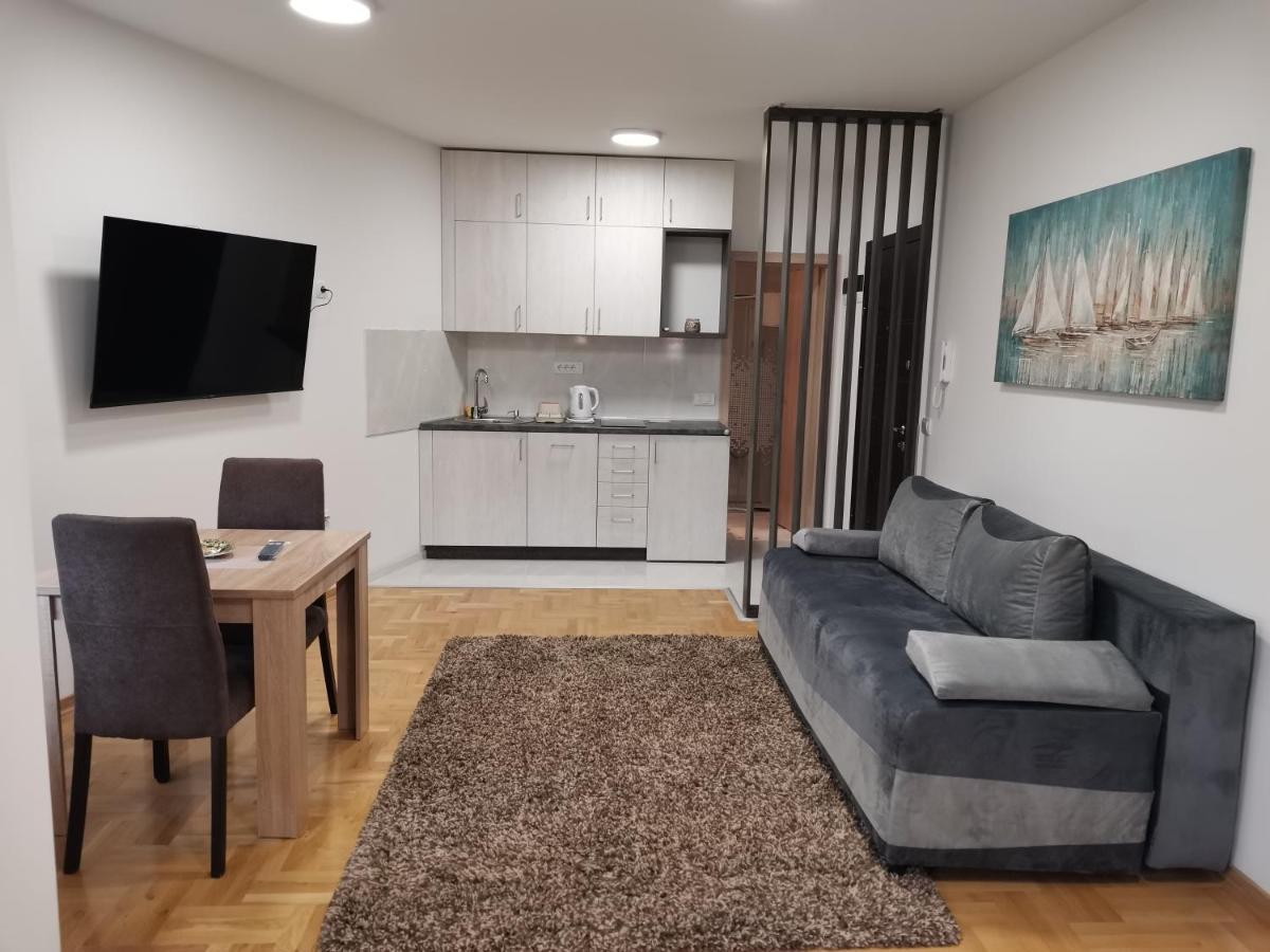 Apartman Centar 3 อูชิเซ ภายนอก รูปภาพ