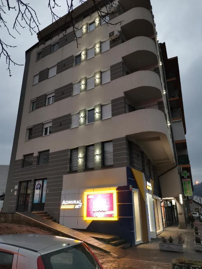 Apartman Centar 3 อูชิเซ ภายนอก รูปภาพ