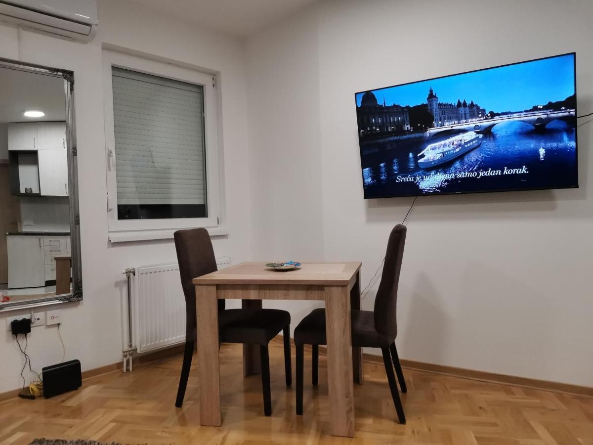 Apartman Centar 3 อูชิเซ ภายนอก รูปภาพ