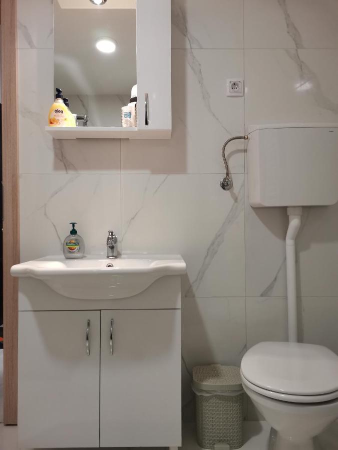Apartman Centar 3 อูชิเซ ภายนอก รูปภาพ